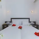 Belinda 3*